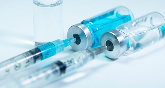 Sobre Vacunas y polémicas: «La industria farmacéutica es crimen organizado»